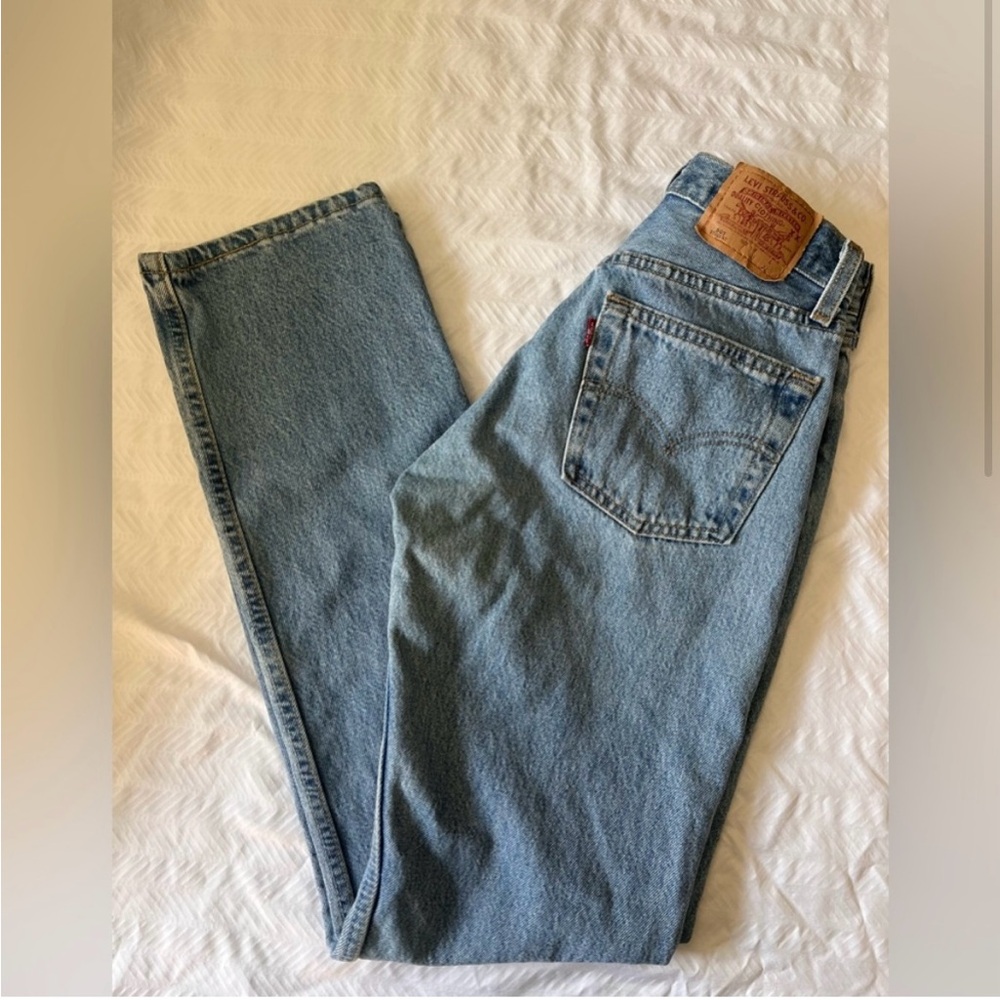 Vintage light/medium wash Levi’s jeans student fit